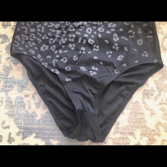 Kona Sol Plus Animal Print One Piece Swimsuit 18w - Picture 4 of 5